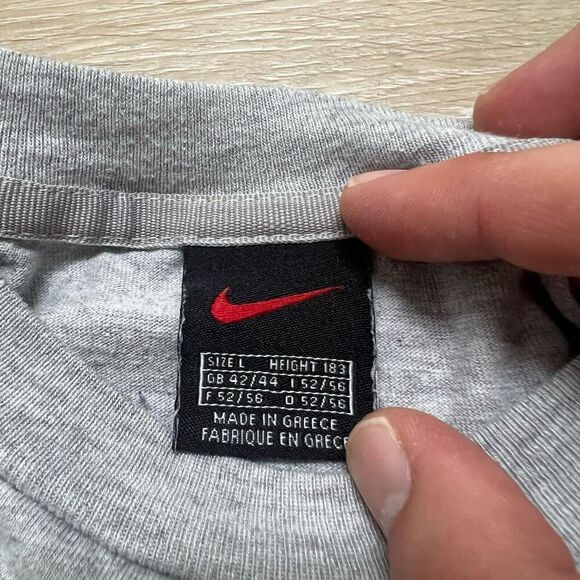 Vintage 2000's NIKE Embroidered Mini Swoosh Light Gray T-Shirt Size Large Greece - Picture 5 of 6